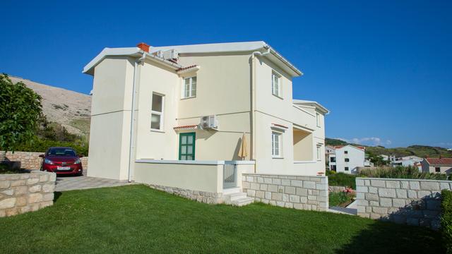 Dům a zahrada Apartmánů Pag Fabijanić