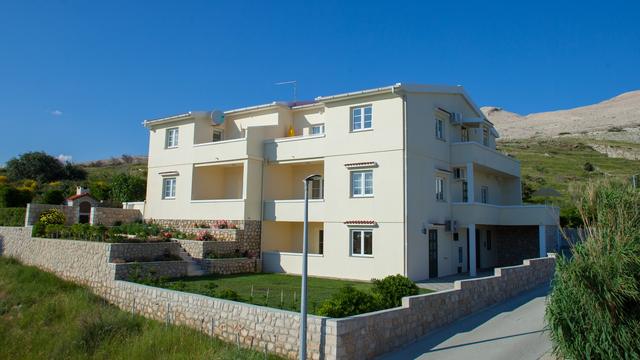Dům a zahrada Apartmánů Pag Fabijanić